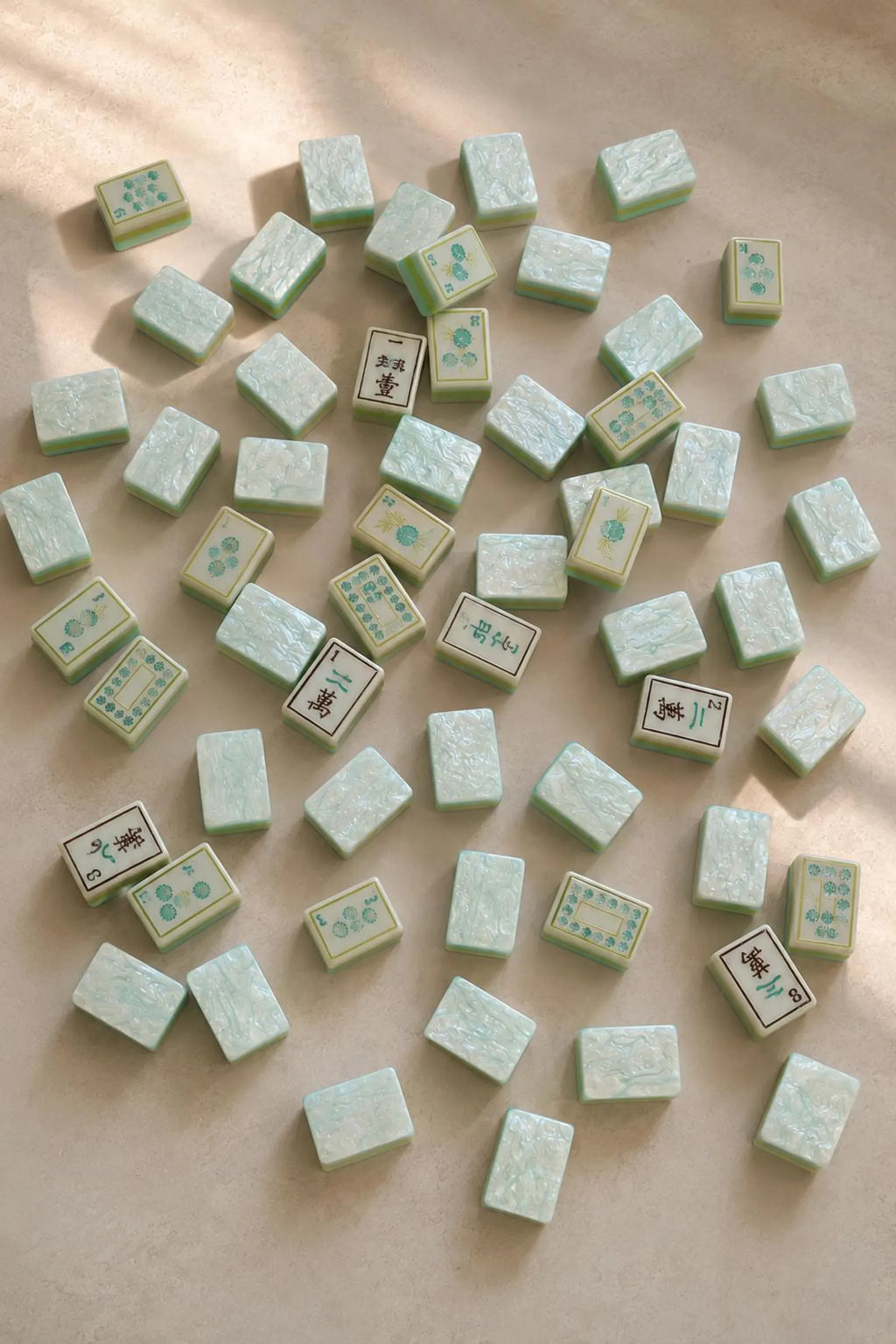 Pearlescent Blue Sea Glass American Mahjong Set
