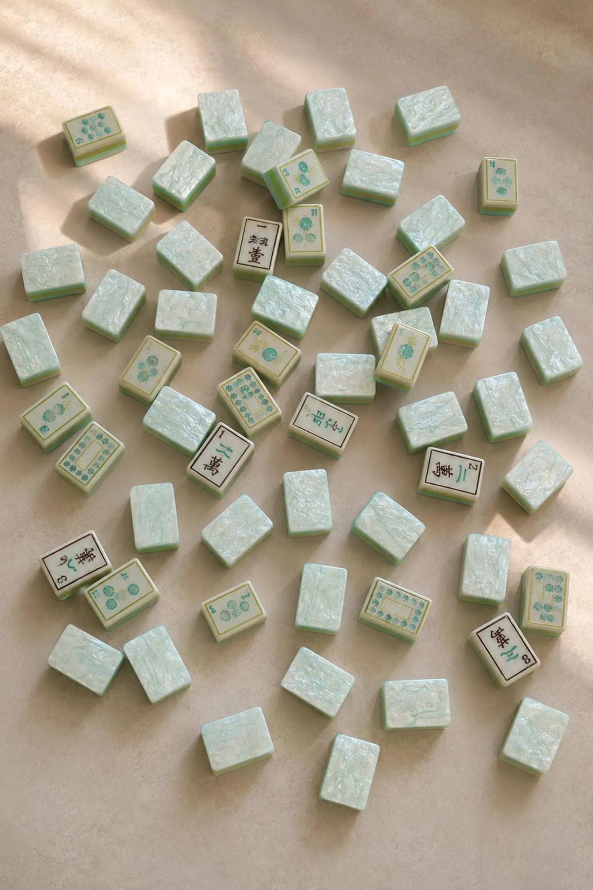 Pearlescent Blue Sea Glass American Mahjong Set