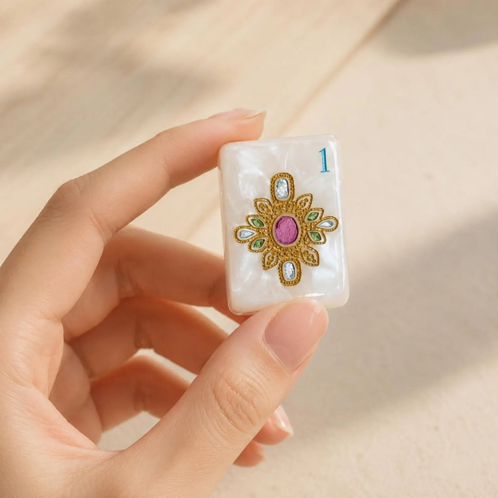 White Pearl Royal American Mahjong Set